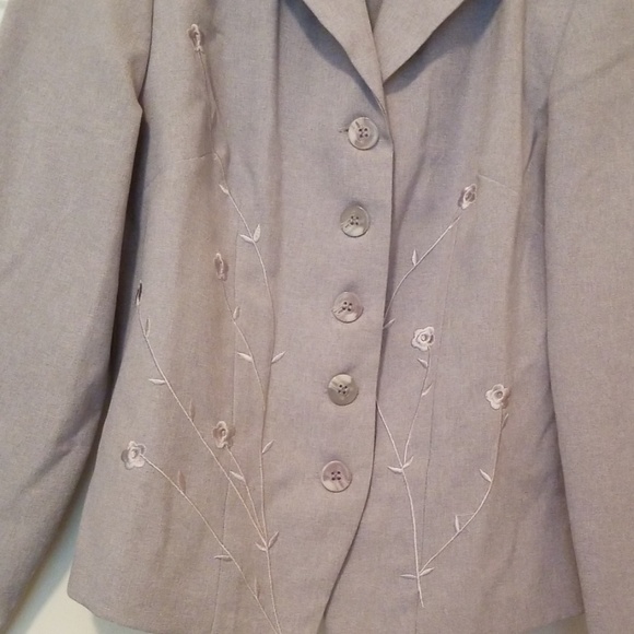 Spago Suit - Picture 2 of 6